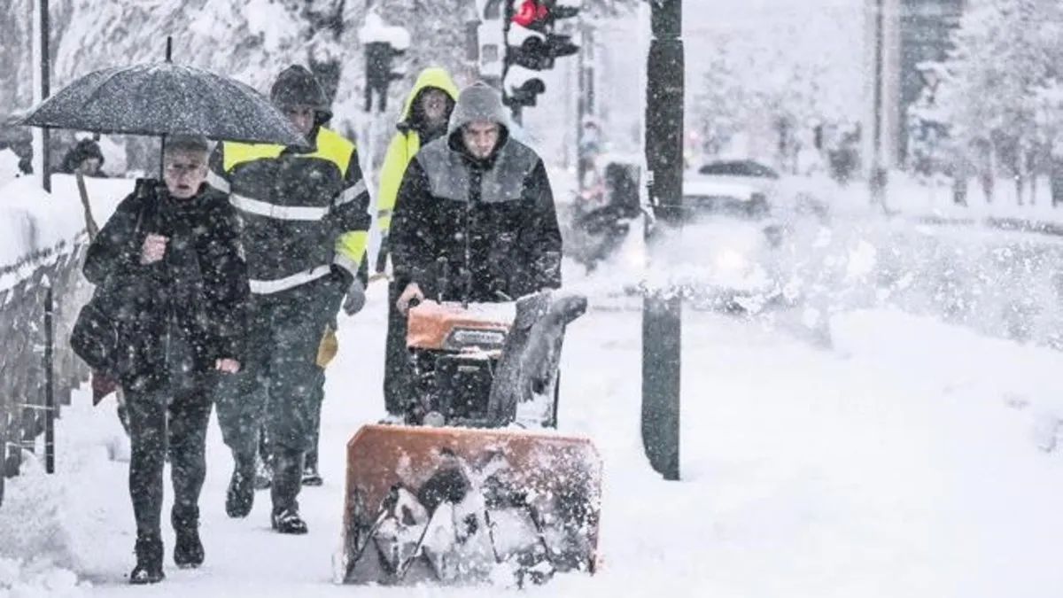 Şiddetli fırtına Bosna’yı elektriksiz bıraktı