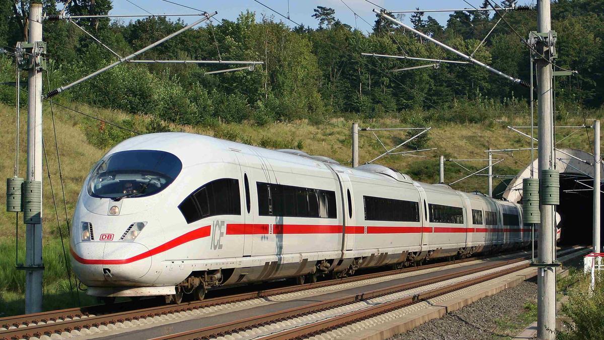 Almanya’da tren kazası: 1 ölü, 11 yaralı