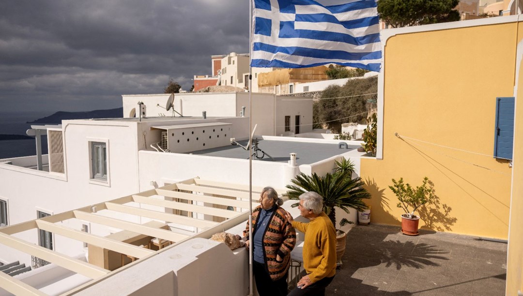 Santorini’nin yerlileri kaçmamakta kararlı: “Adamızı terk etmeyiz”